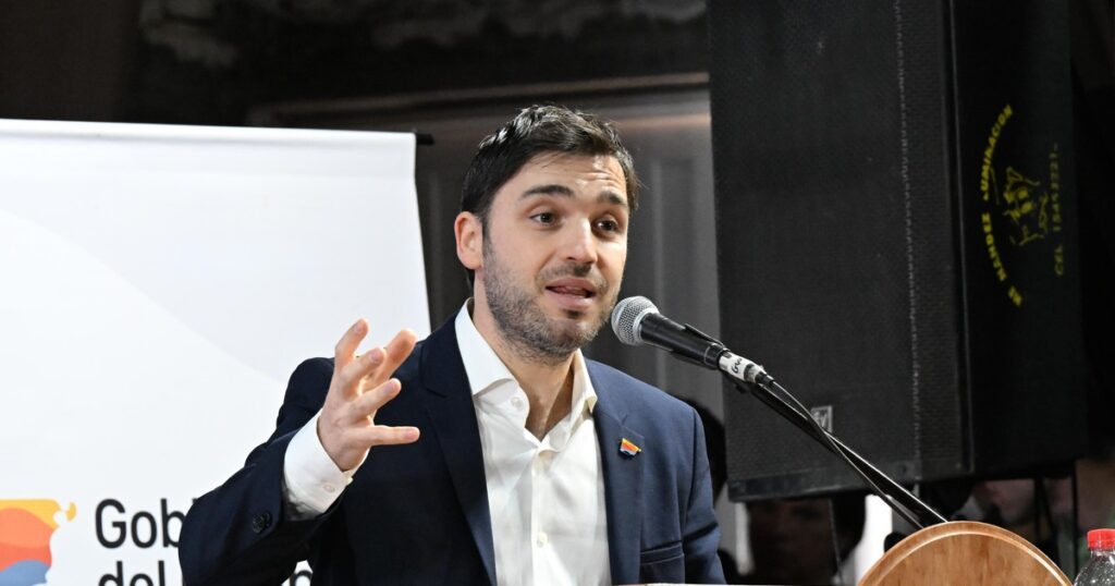 Ignacio Torres: «Estamos cansados de elegir entre los que abandonan la obra pública y los que se la afanaron»