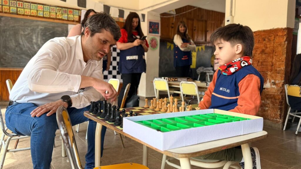Jugada maestra: Jesús María innova con el ajedrez en los jardines de infantes
