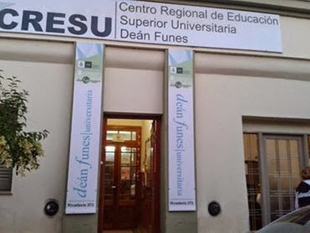 Primeros Egresados del CRES Deán Funes Reciben Titulo
