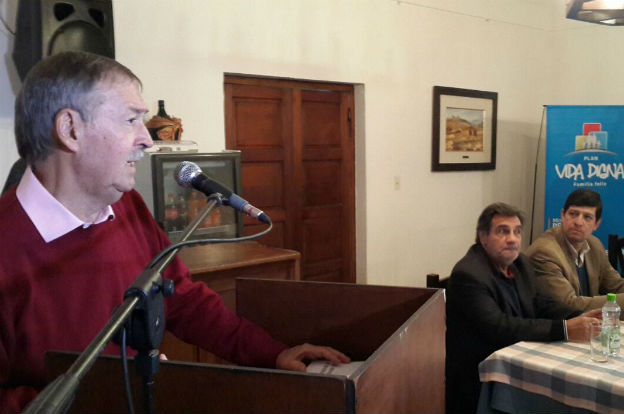 Vida Digna: Schiaretti entregó créditos en La Granja