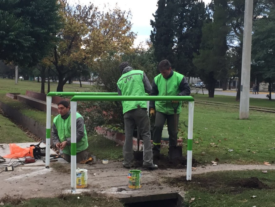 TAREAS DE SISTEMATIZACIÓN EN EL DESAGÜE DE CALLE CÓRDOBA