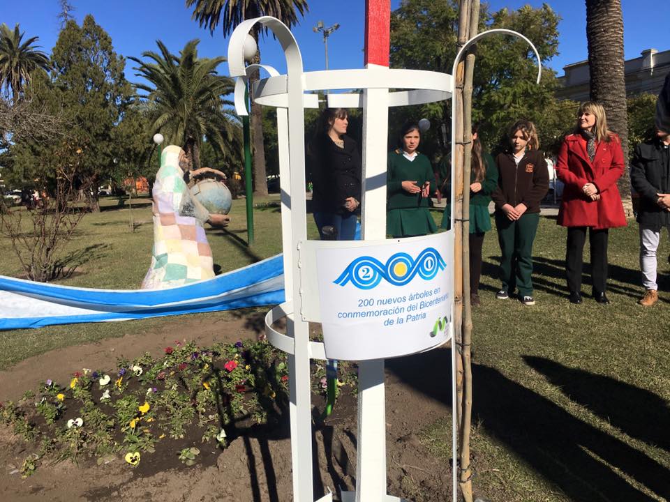 Por el Bicentenario 200 arboles nuevos en la Ciudad