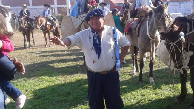 El Payador Gustavo Guichon, se fue a payarle a Tata Dios