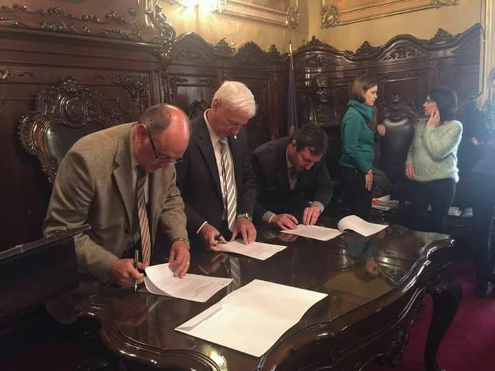 Convenio entre la Municipalidad de Dean Funes y Universidades publicas