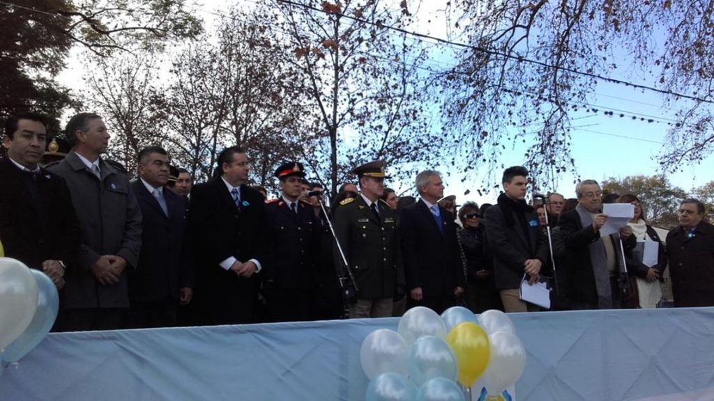 Con un importante marco de publico se desarrollo el desfile en Colonia Caroya