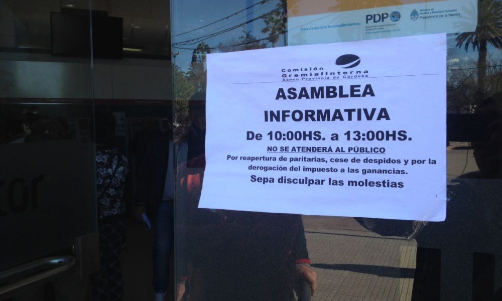 No olvidar los bancos cierran a las 10