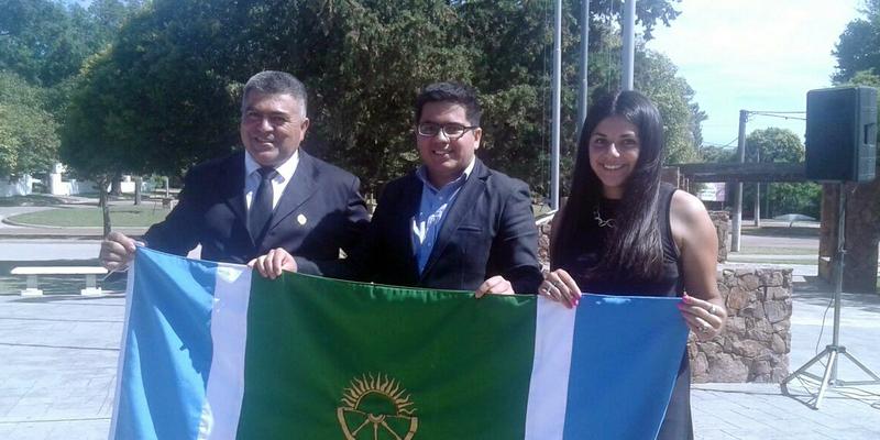 Sinsacate con bandera propia