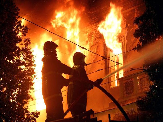 Incendio en un vivienda de villa del totoral