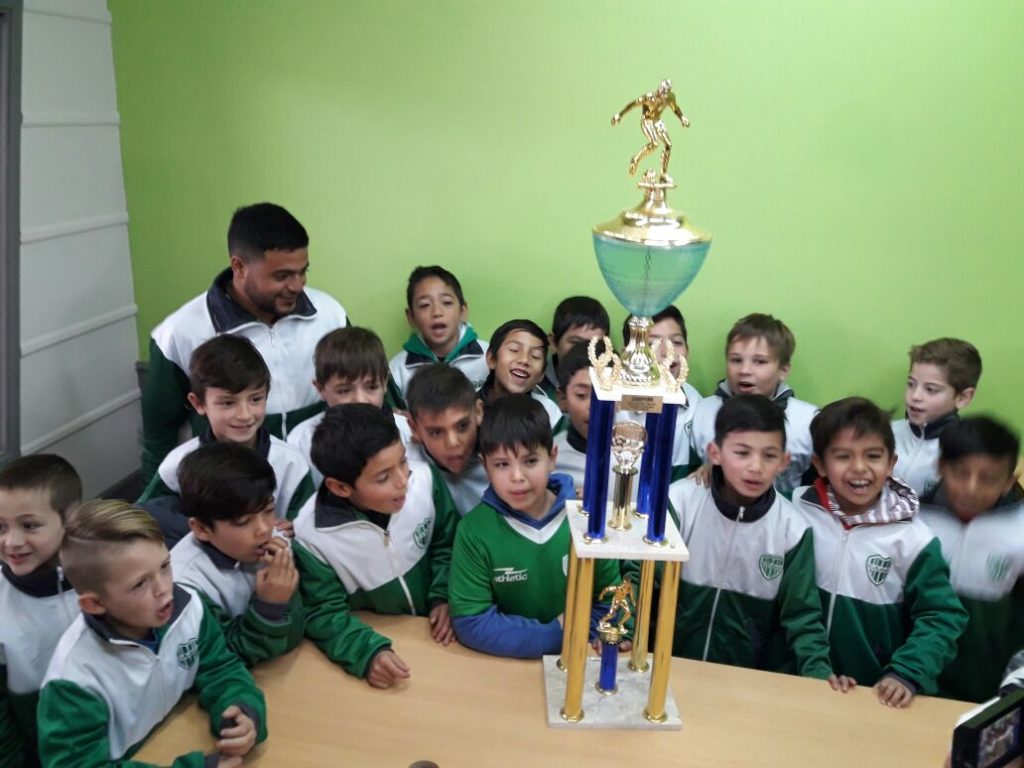 Pequeños y Campeones