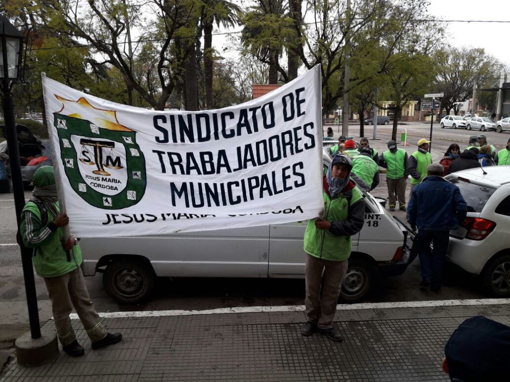Frizza suspendió su licencia