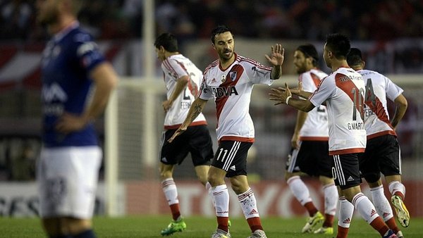 Goleada y hazaña de River