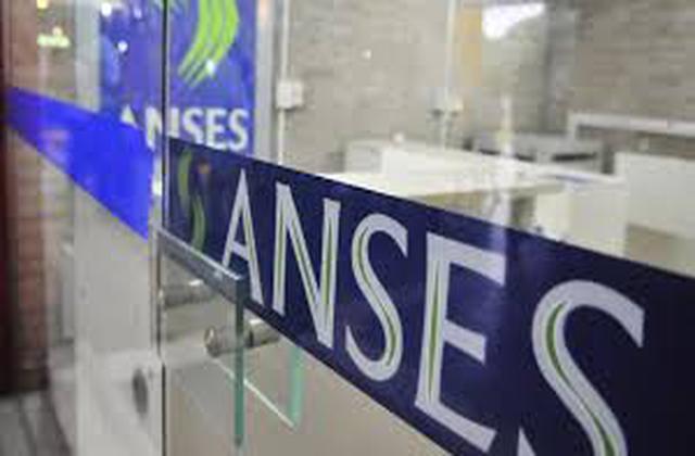 Denuncia penal a dos Altos funcionarios del ANSES.