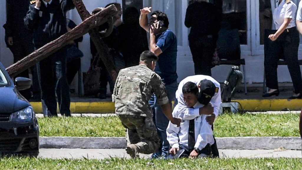 Están todos muertos, estuvieron boludeándonos una semana entera.