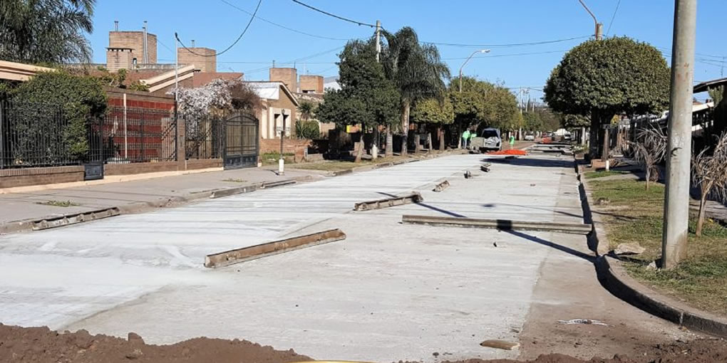 Quedó inaugurada la ultima calle pavimentada en Bº 17 de Octubre.