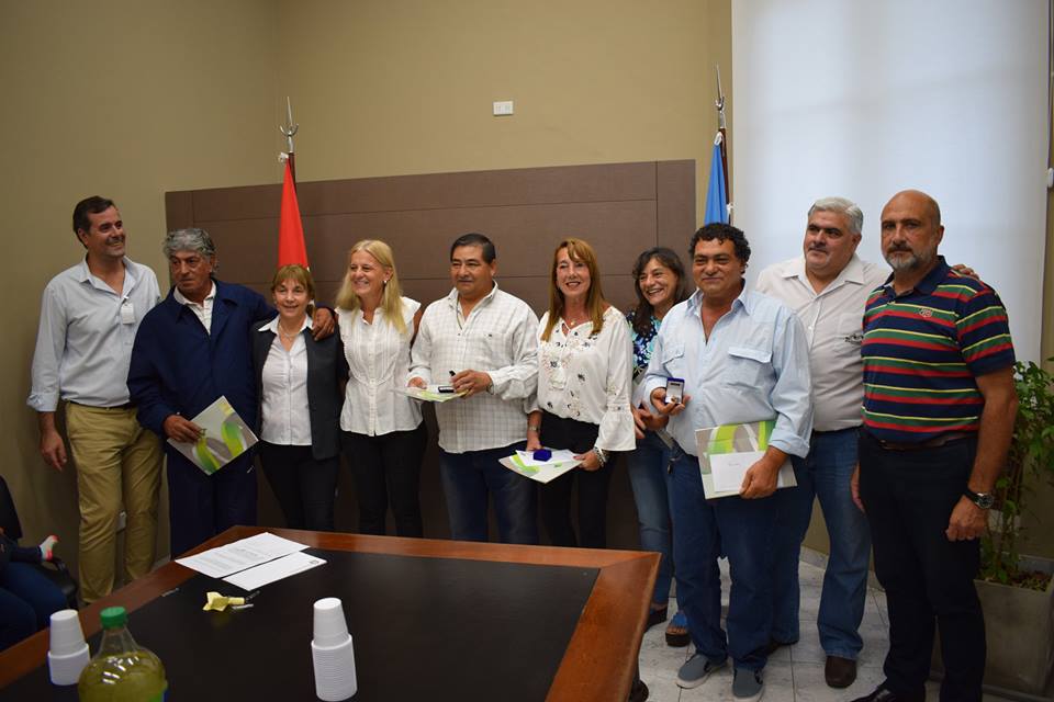Homenaje a trabajadores con 25 y 30 años de servicio