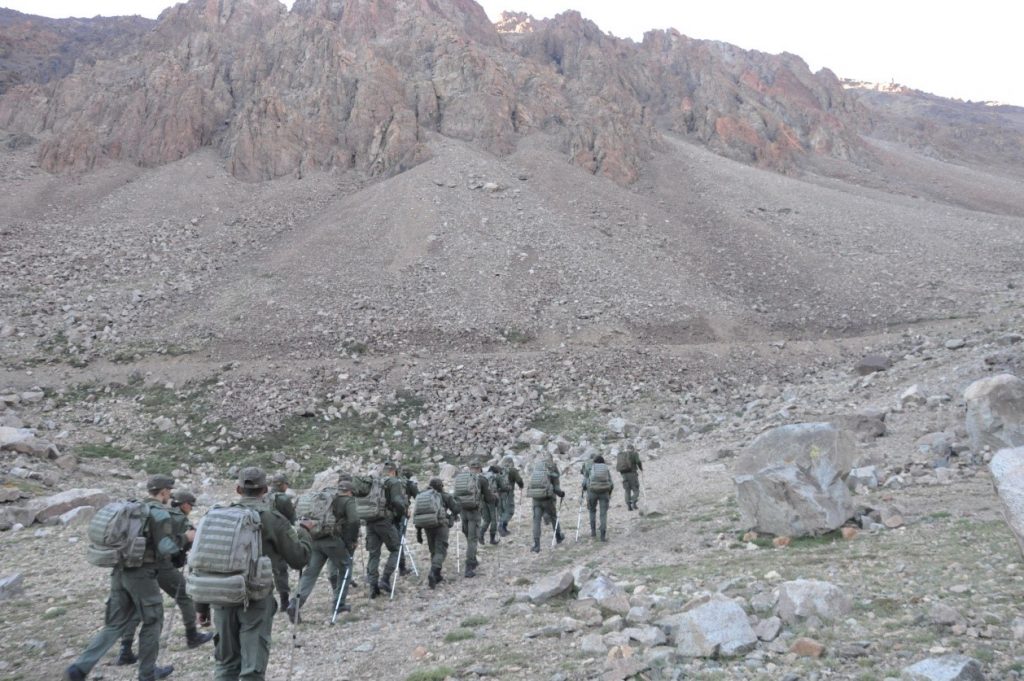 Nuestros Gendarmes cruzaron los Andes.