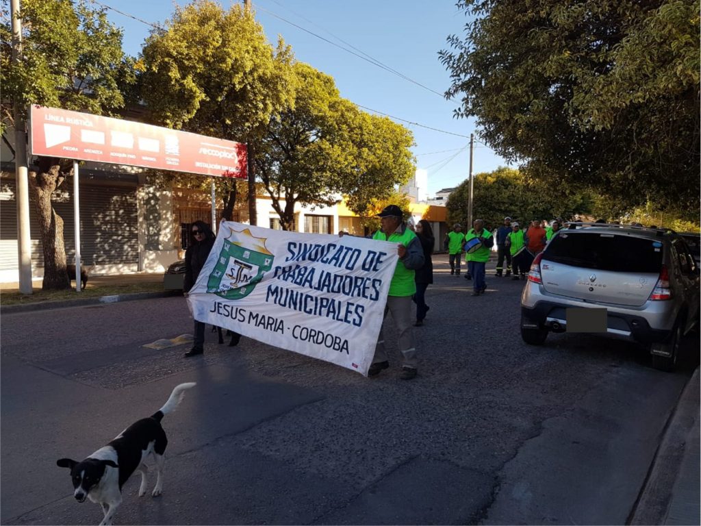 Continúa el reclamo de Municipales en Jesús María.