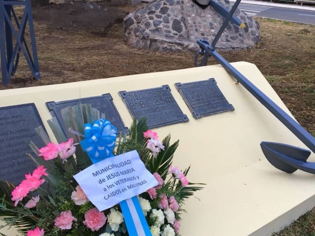 Homenaje a los Héroes de Malvinas.