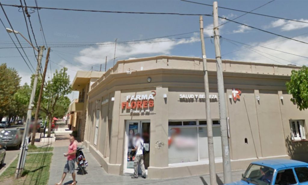 Robaron en la Farmacia frente a la Parroquia.
