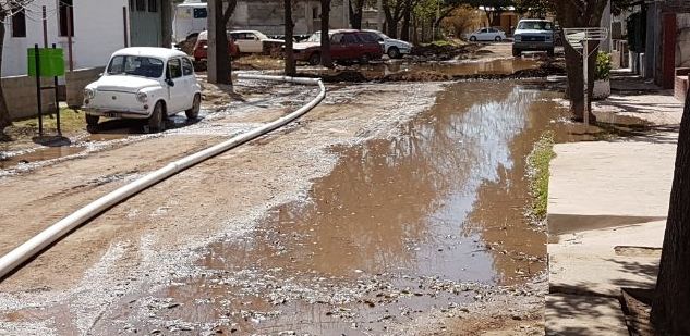 Vecinos de Sierras y Parques molestos por el estado de las calles.