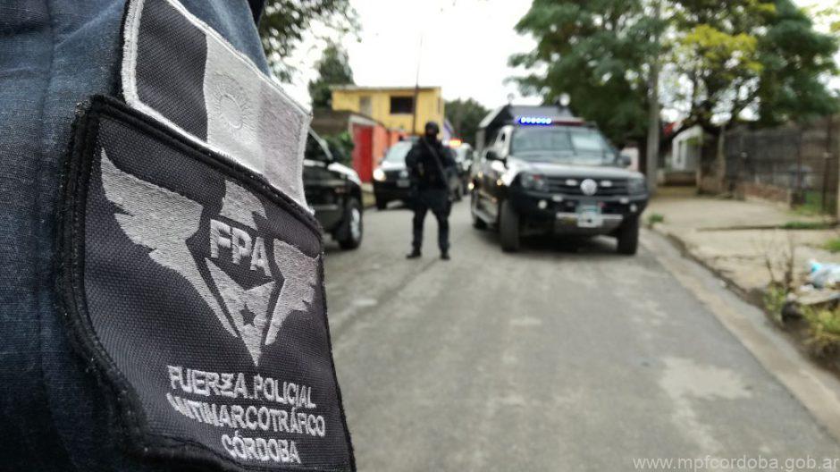 Siete detenidos por vender droga en Colonia Lola.
