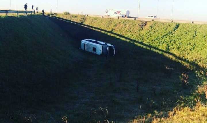 Rodrigo Tapari y su banda tuvieron un accidente en Santa Fe.