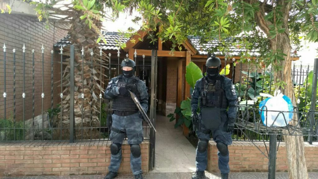 Detuvieron a 2 personas que formaban parte de una banda Narco.