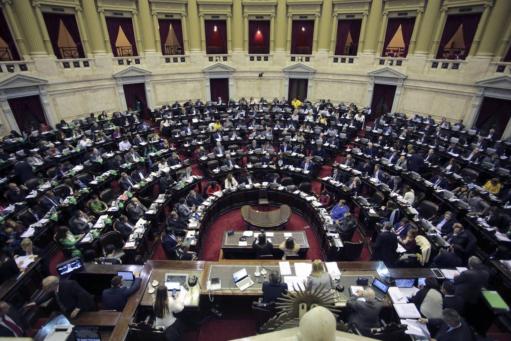 Diputados trata el proyecto de despenalización del aborto.