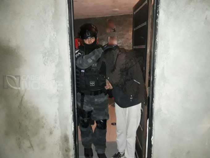 Fue aprehendido por vender droga a menores.