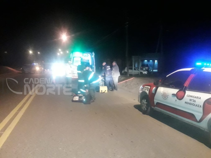 Atropelló un perro y se cayó de la moto.