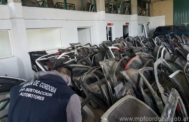 Megaoperativo por autos robados.