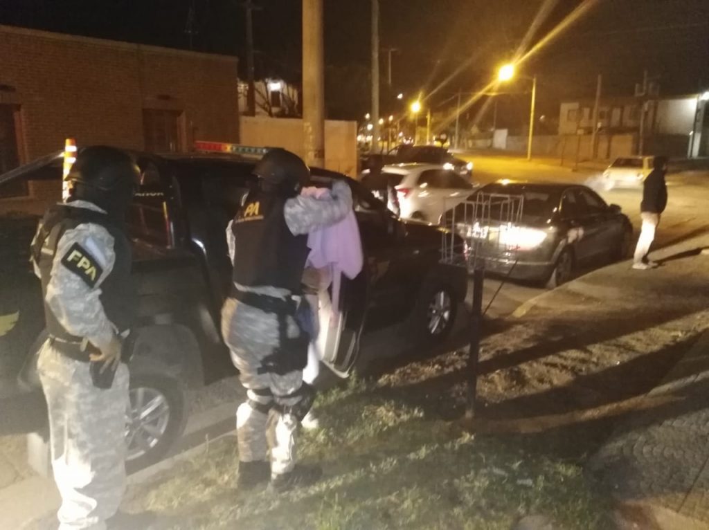 Cae banda familiar que repartía drogas en Dean Funes.