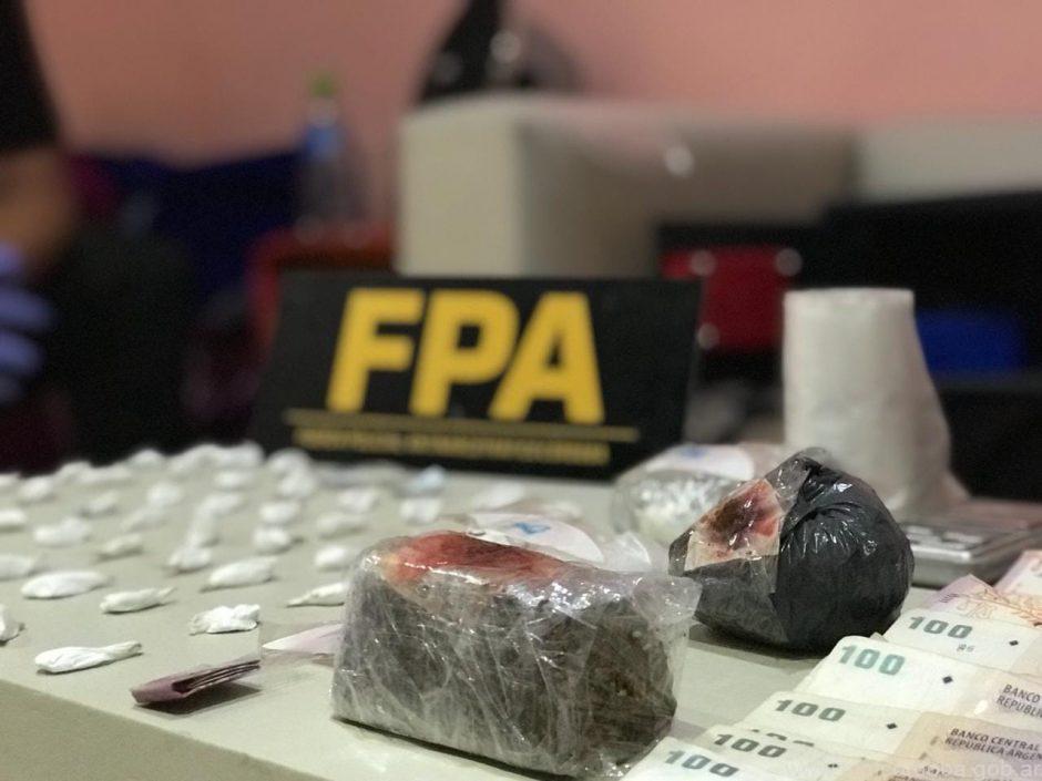 Los detuvieron con mas de 600 dosis de droga.