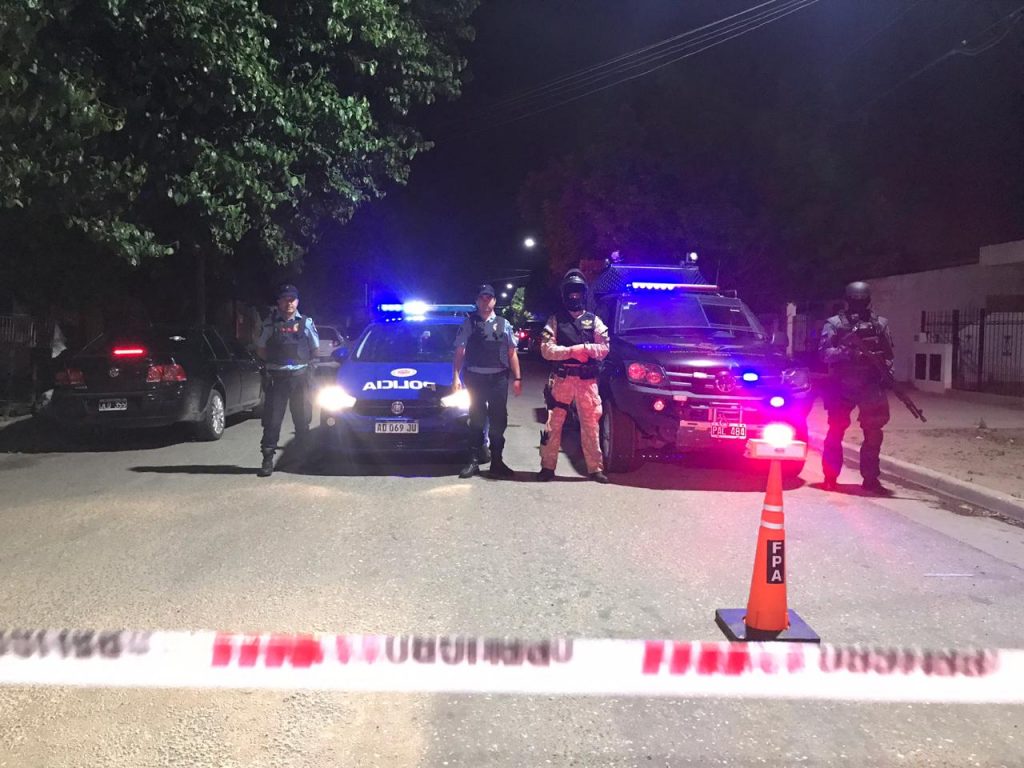 Detuvieron en Jesús María una persona que tenía drogas en su poder.