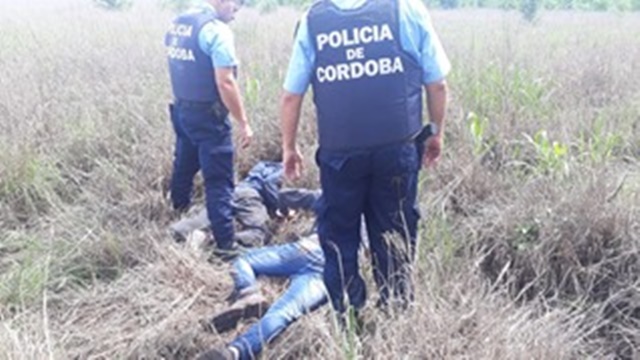 Tres jóvenes aprehendidos por robar cables.