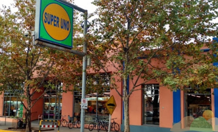Los empleados del Super Uno, siguen sin lograr un acuerdo.
