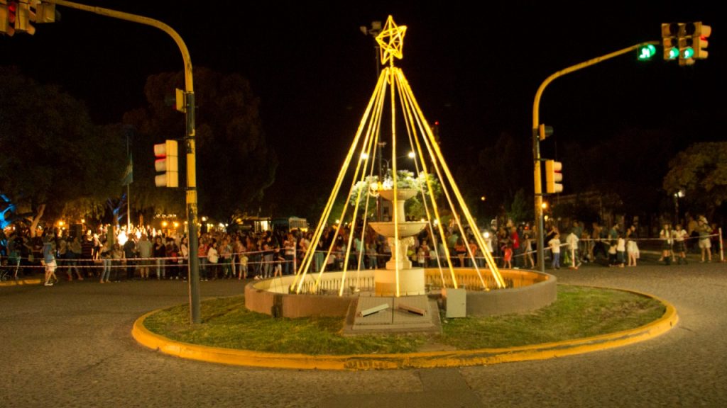 Jesús María tiene su propio árbol de Navidad.