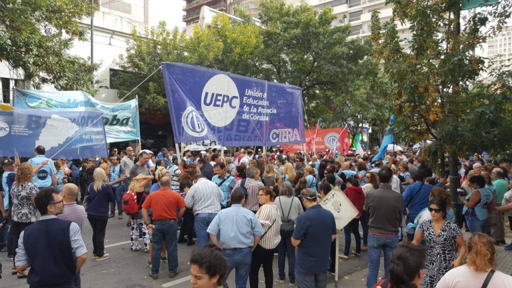 Los gremios se movilizan en la capital cordobesa.