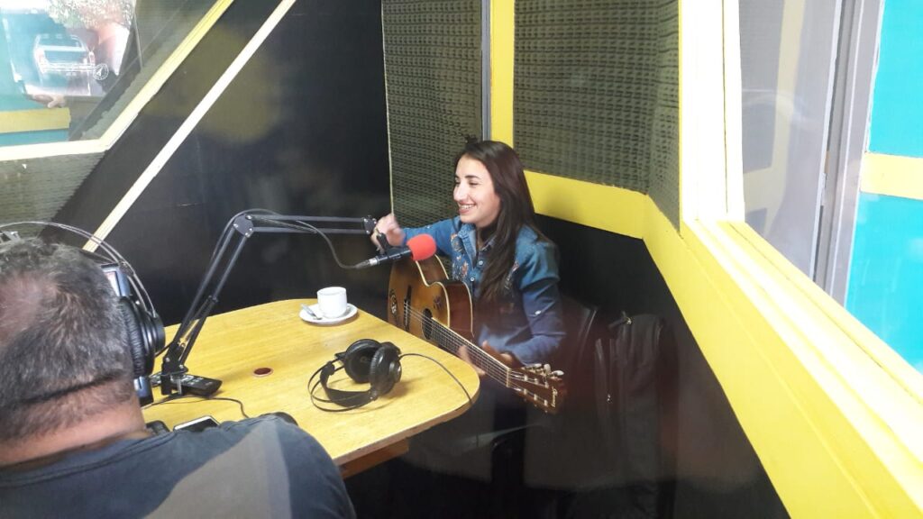 Jessica Benavidez presentó ‘CANTARES’ en #CadenaNorte