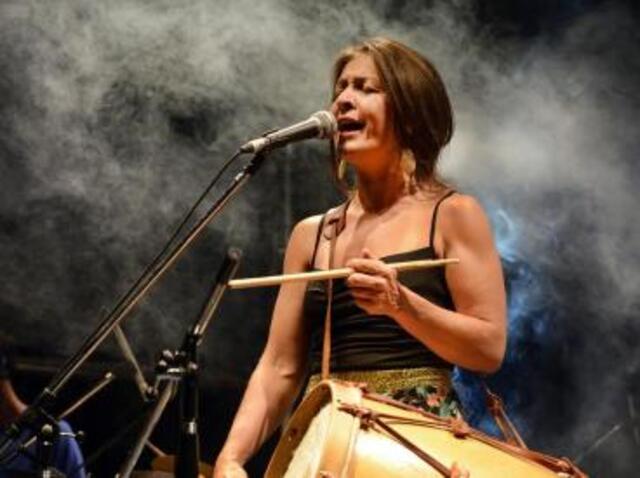 La mejor artista de folclore se llama Paola Bernal.