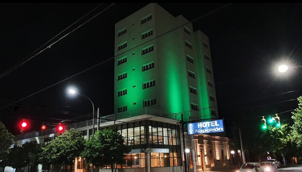 Te regalamos un noche en el Hotel Napoleón.
