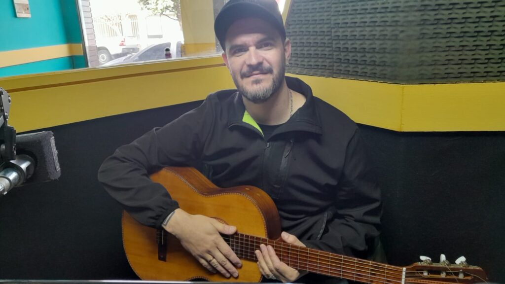 Hoy nos visita el cantautor Germán Kalber