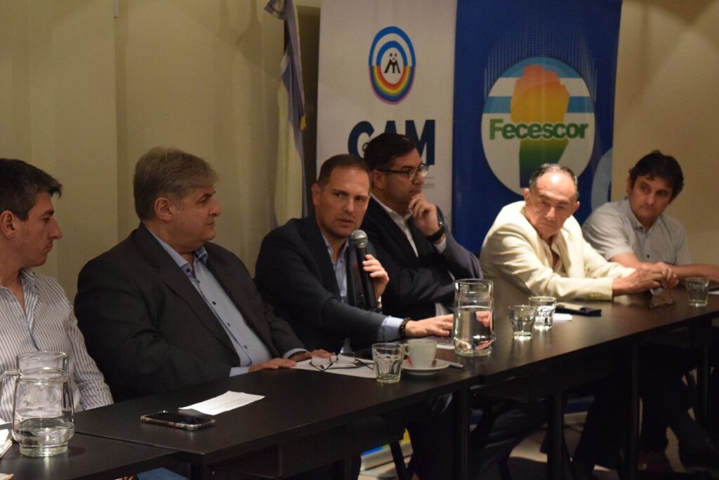 El ministro Gill se reunió con autoridades de Bancor y con federaciones de cooperativas y mutuales