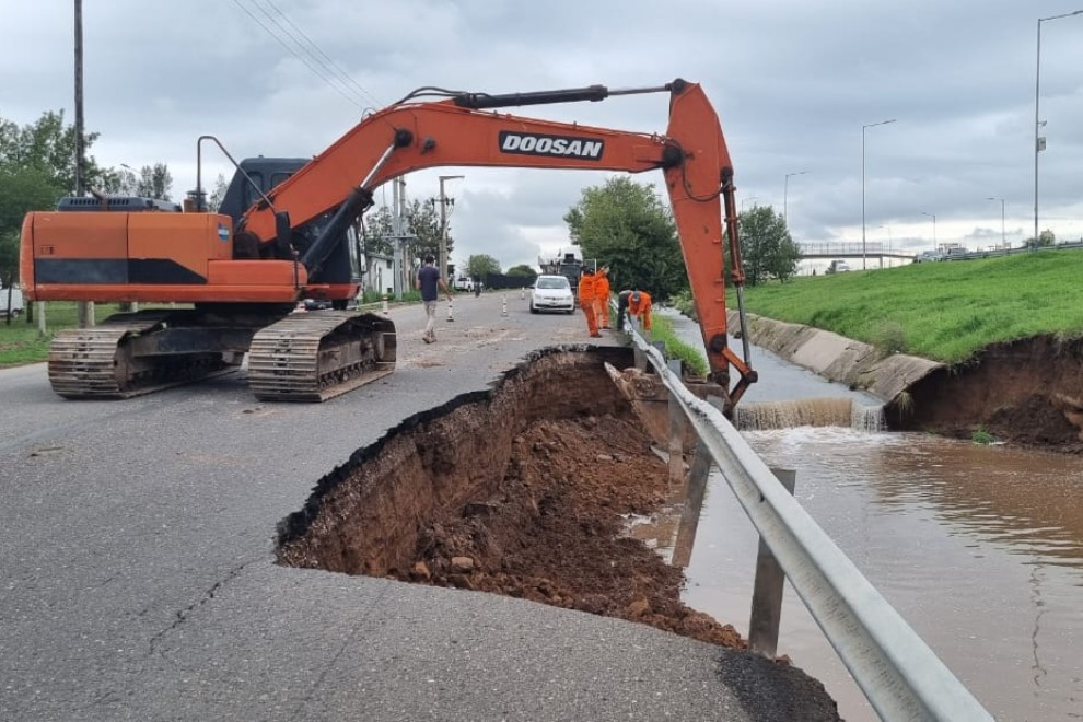 Reparan daños provocados por el temporal en la colectora de avenida Circunvalación