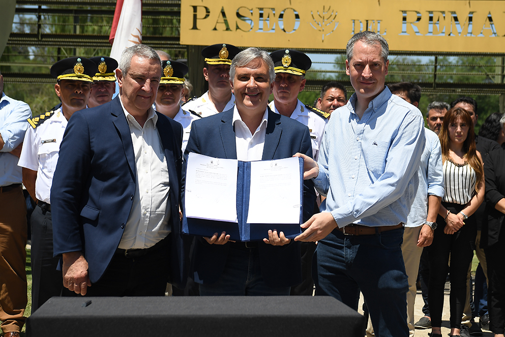 Llaryora anunció obras por más de $2.300 millones para el Valle de Calamuchita