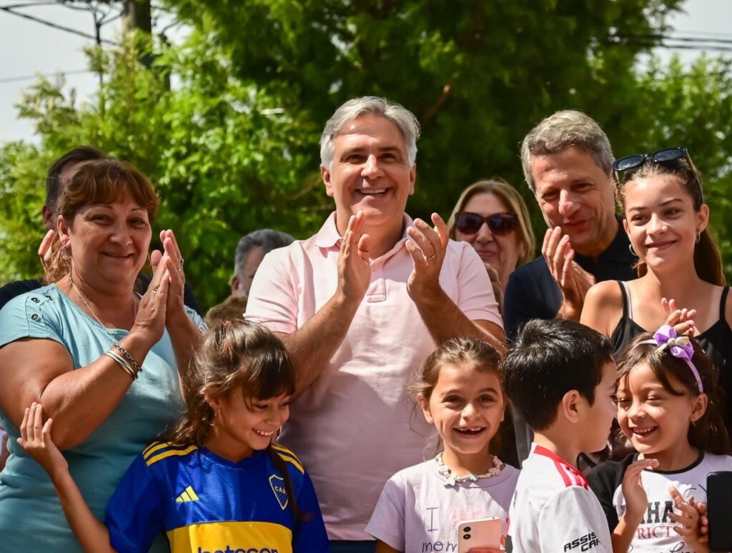 En San Francisco, Llaryora habilitó obras de infraestructura que benefician a tres barrios