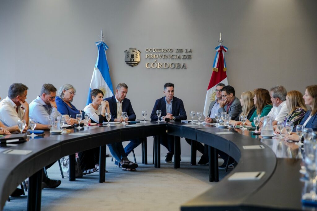 Manuel Calvo se reunió con intendentes y destacó el trabajo conjunto entre Provincia y municipios