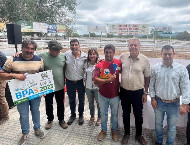 La Provincia entregó maquinaria y fondos a productores rurales del norte cordobés