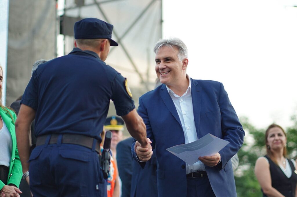 Fuerte apoyo de Llaryora a la Policía de Córdoba en la lucha contra la delincuencia