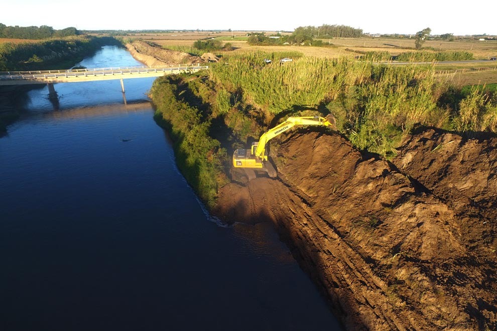 La mejora de canales se extienden en todo el interior provincial